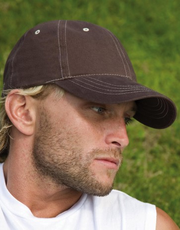 Cap mit Kontrastnähten